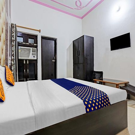 Spot On 81167 Hotel Asdr Rudrapur Екстер'єр фото
