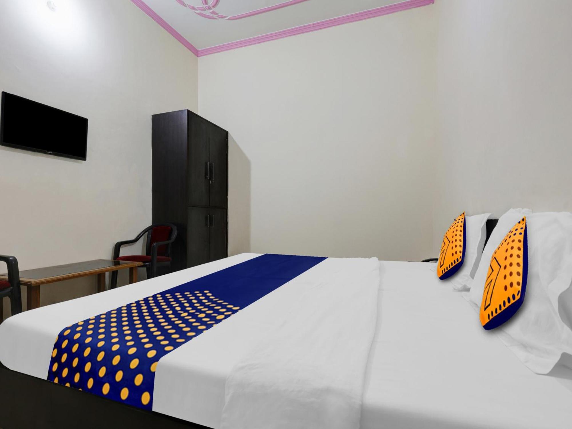 Spot On 81167 Hotel Asdr Rudrapur Екстер'єр фото