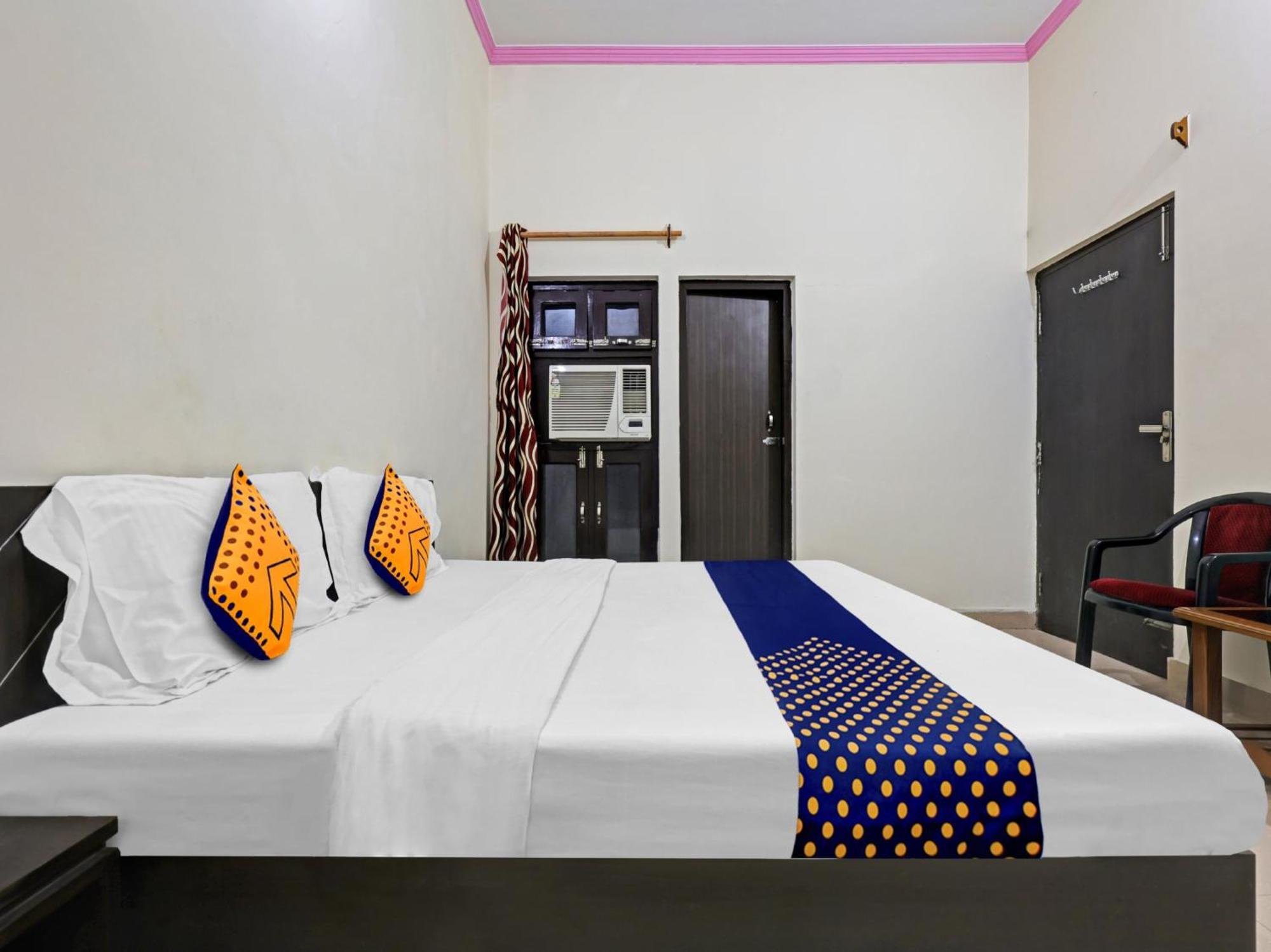 Spot On 81167 Hotel Asdr Rudrapur Екстер'єр фото
