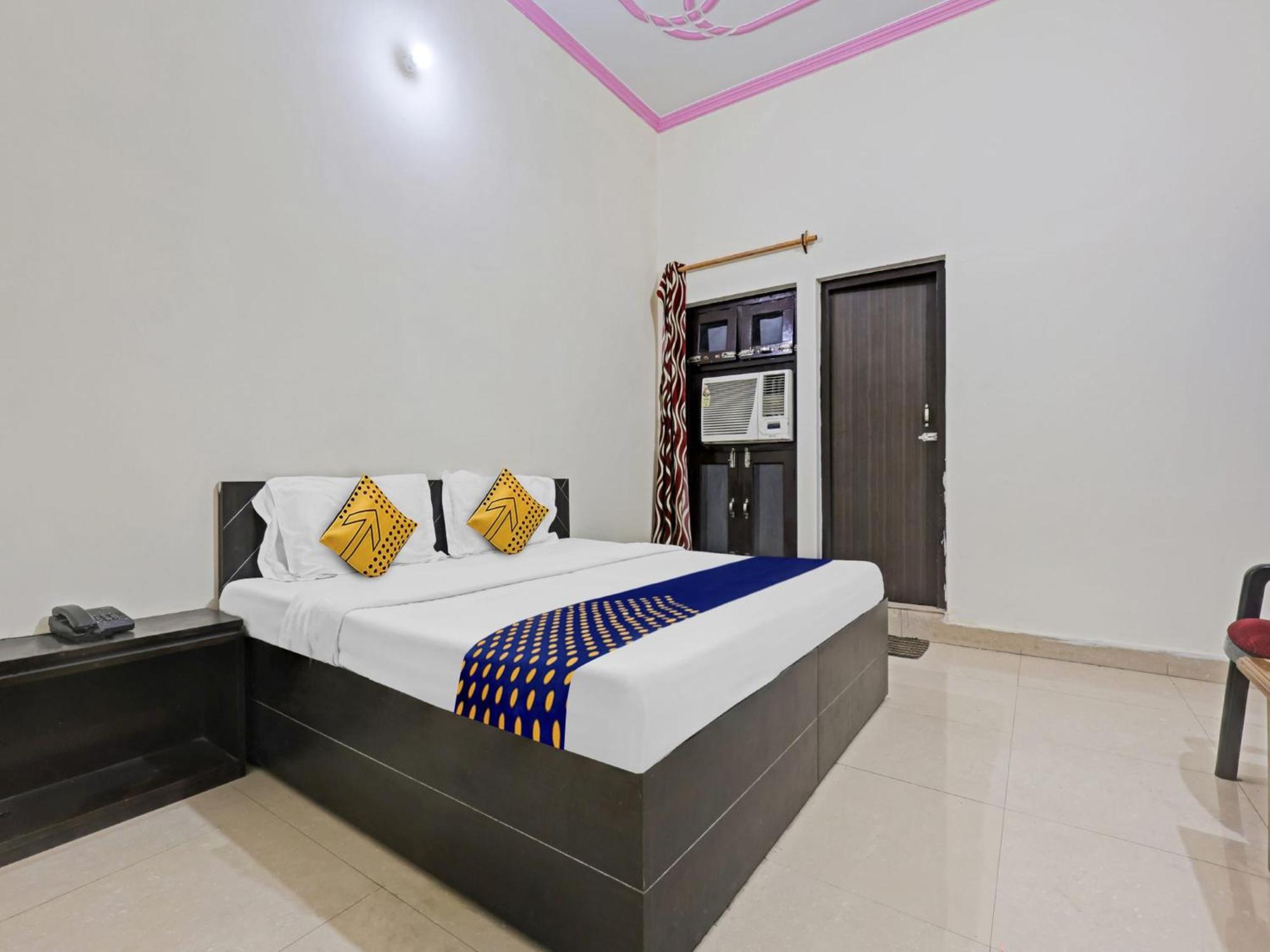 Spot On 81167 Hotel Asdr Rudrapur Екстер'єр фото