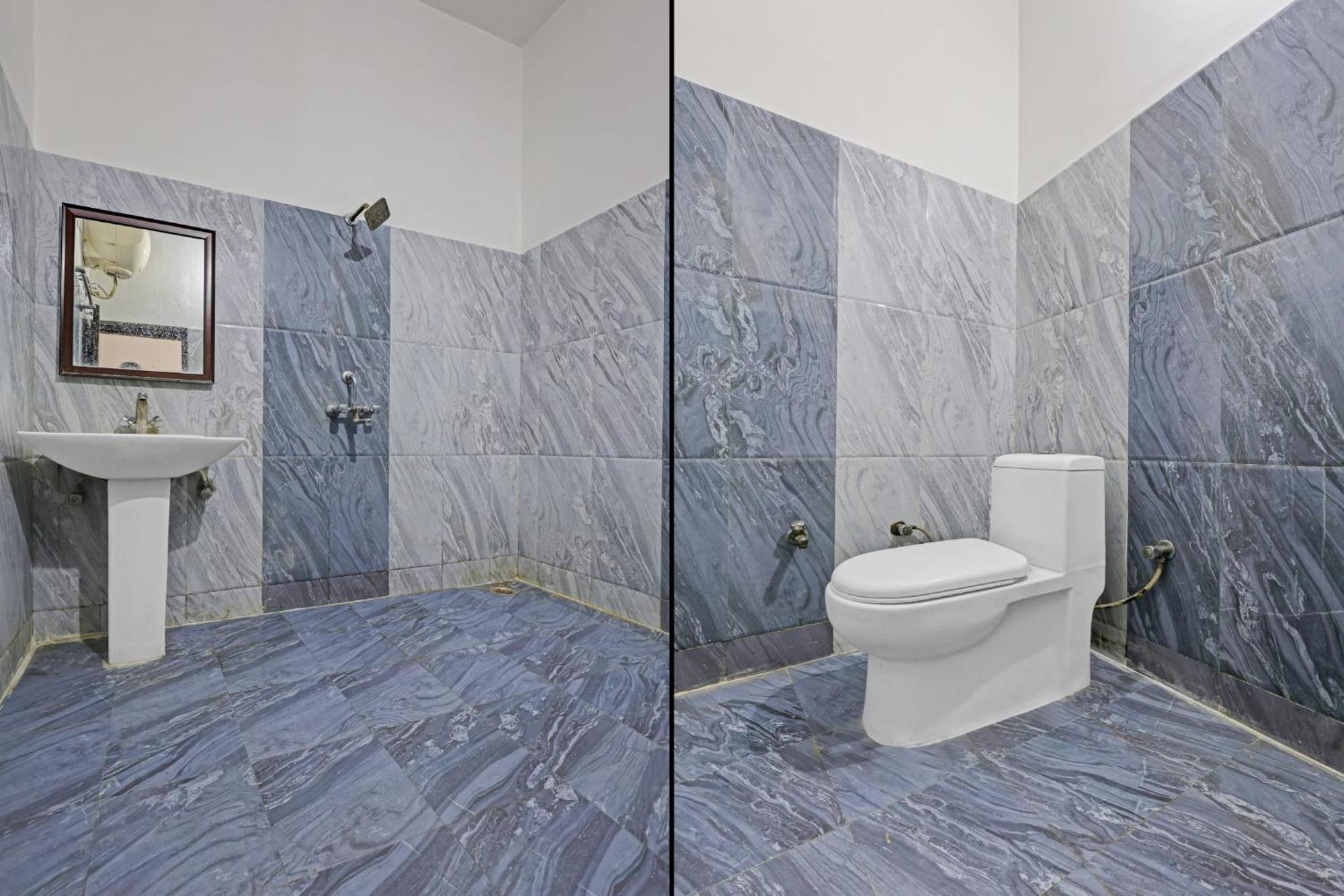 Spot On 81167 Hotel Asdr Rudrapur Екстер'єр фото