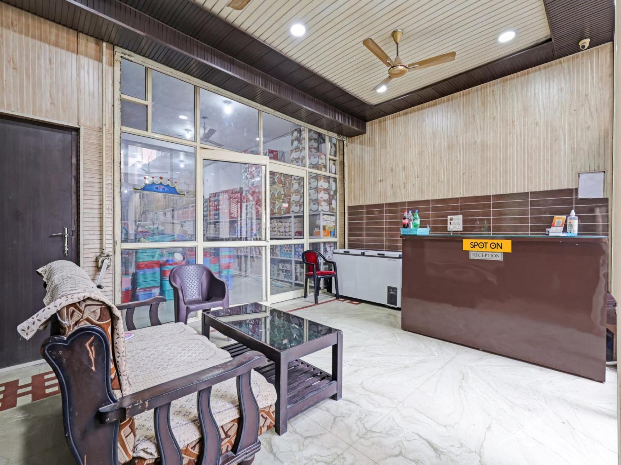Spot On 81167 Hotel Asdr Rudrapur Екстер'єр фото