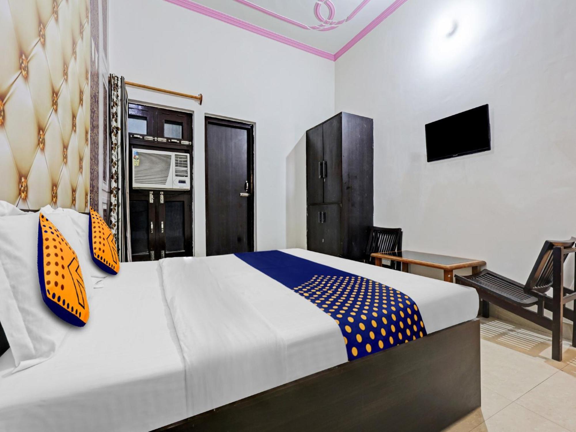 Spot On 81167 Hotel Asdr Rudrapur Екстер'єр фото