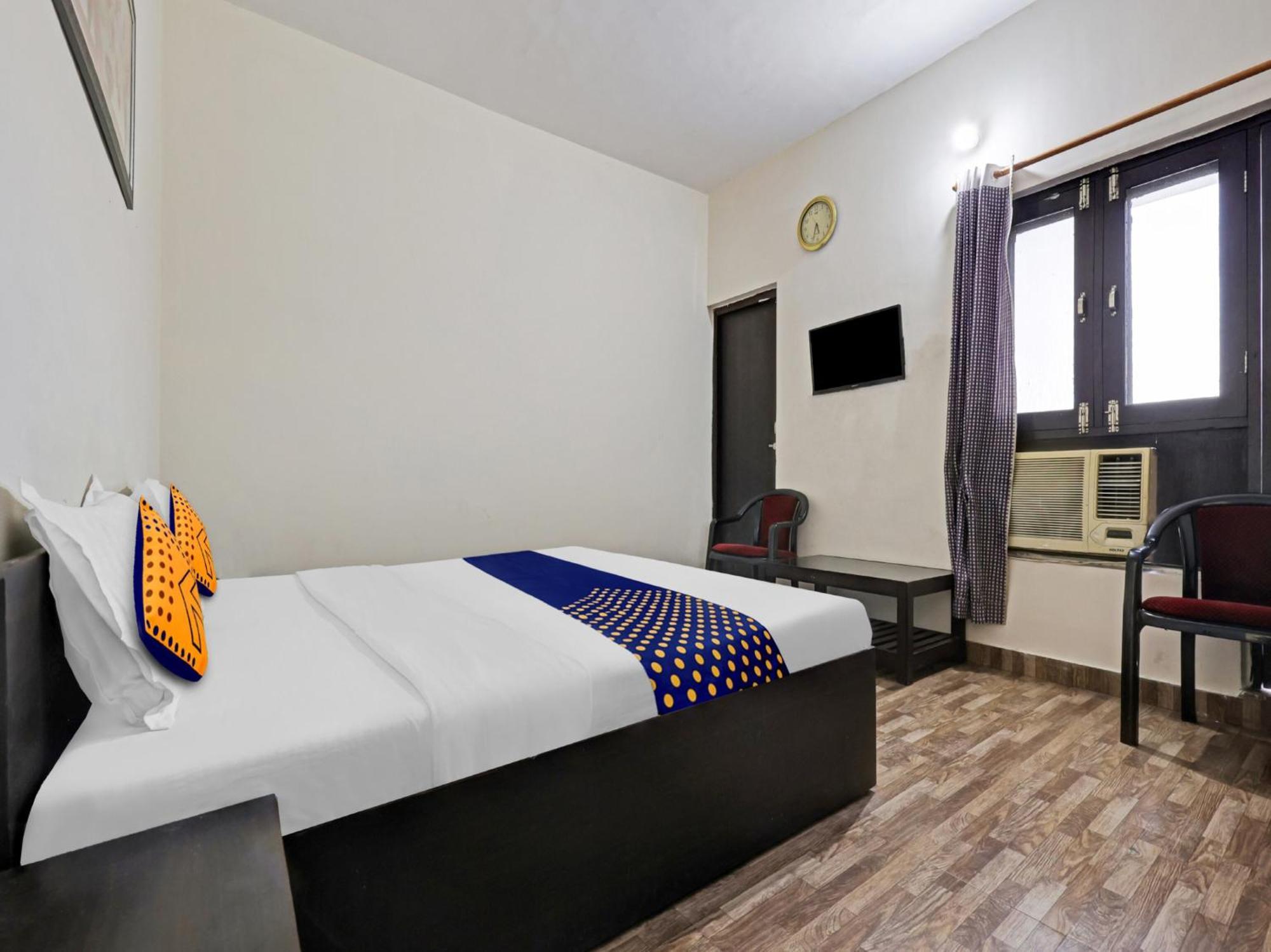 Spot On 81167 Hotel Asdr Rudrapur Екстер'єр фото