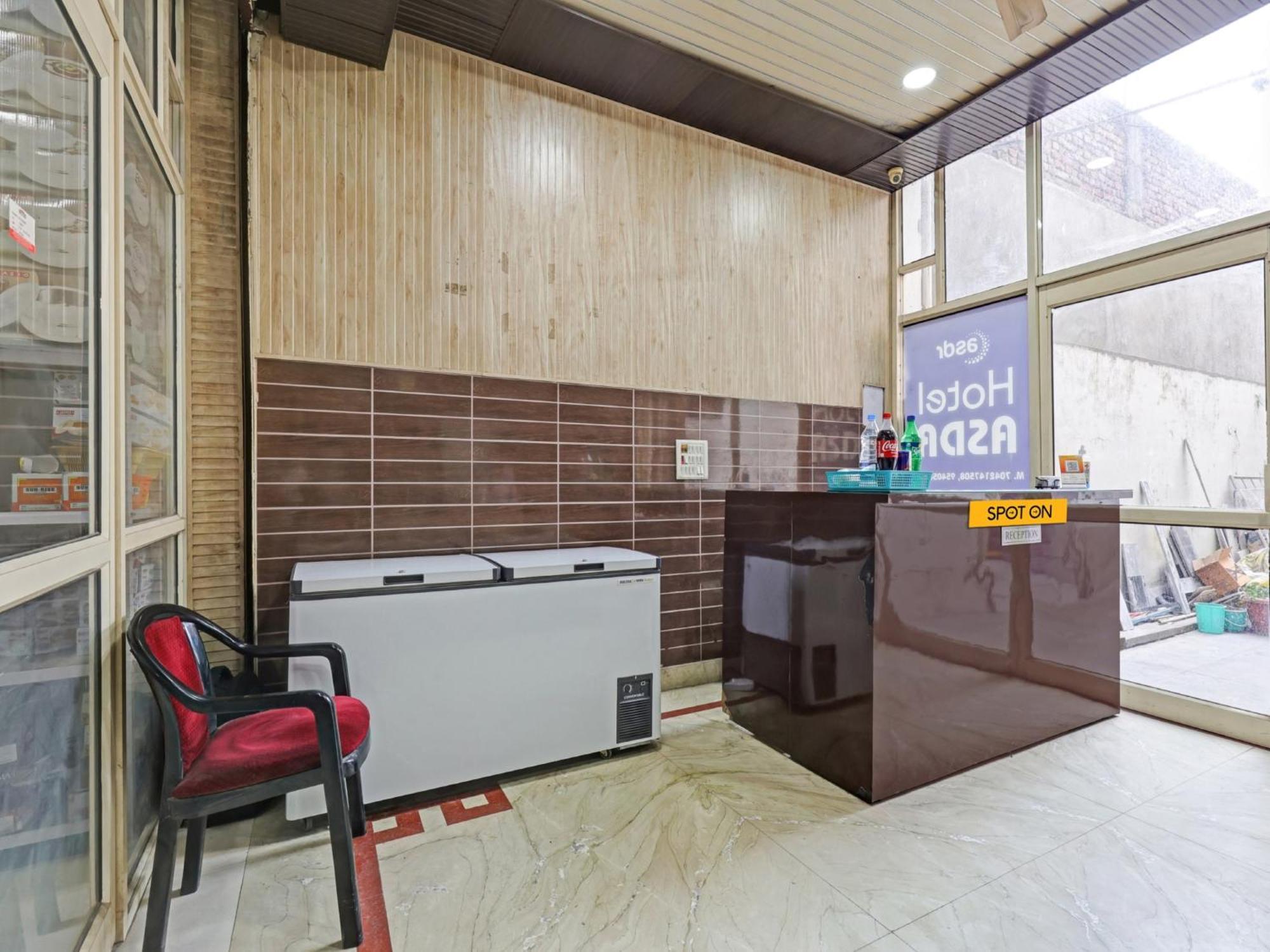 Spot On 81167 Hotel Asdr Rudrapur Екстер'єр фото